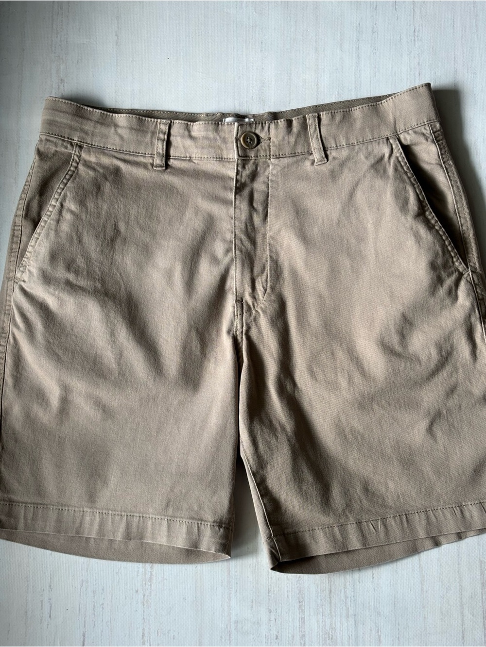 H&M Men's Khaki Shorts Tan Size Medium Approx 32” Adjustable Waist Great Cond